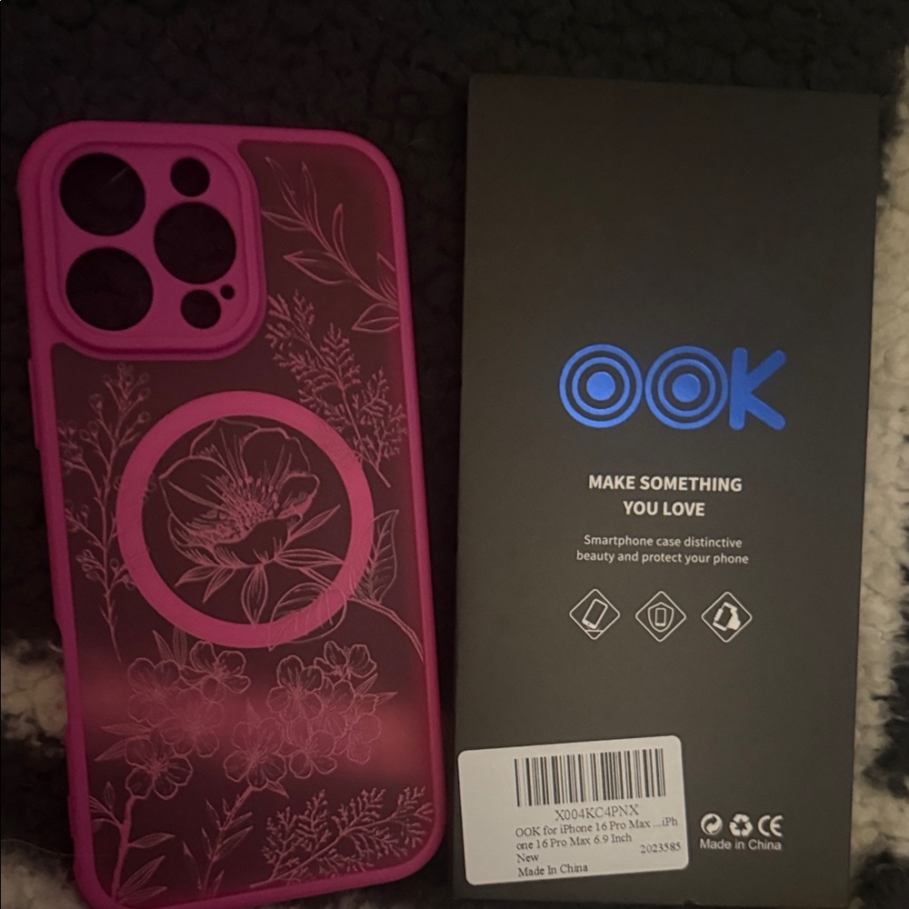 iPhone 16 Pro Max MagSafe case - Picture 2 of 2